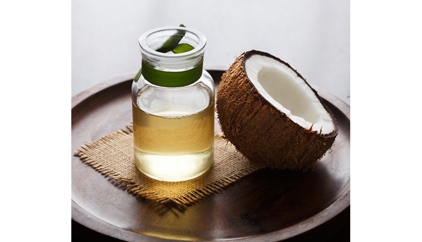 6 REASONS TO USE COCONUT OIL IN YOUR BEAUTY ROUTINE
